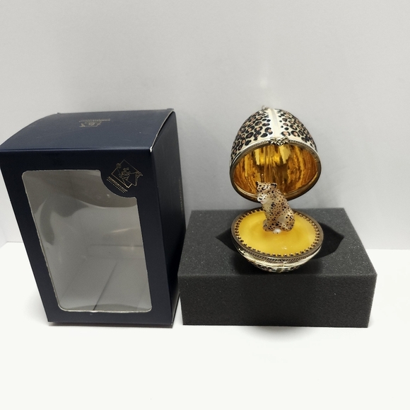 Komozja Family Blown Glass Leopard Jeweled Hinged Egg Christmas Ornament - Picture 1 of 11